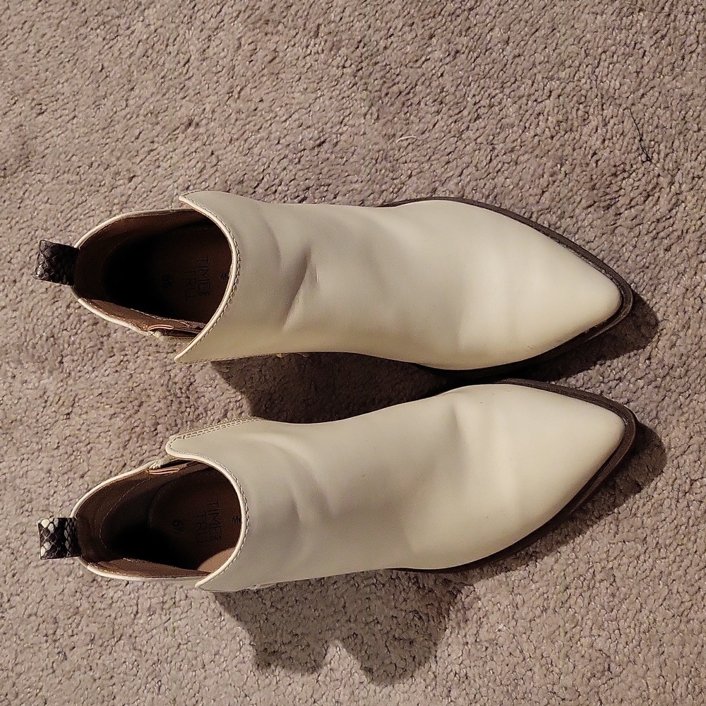 Ankle boots